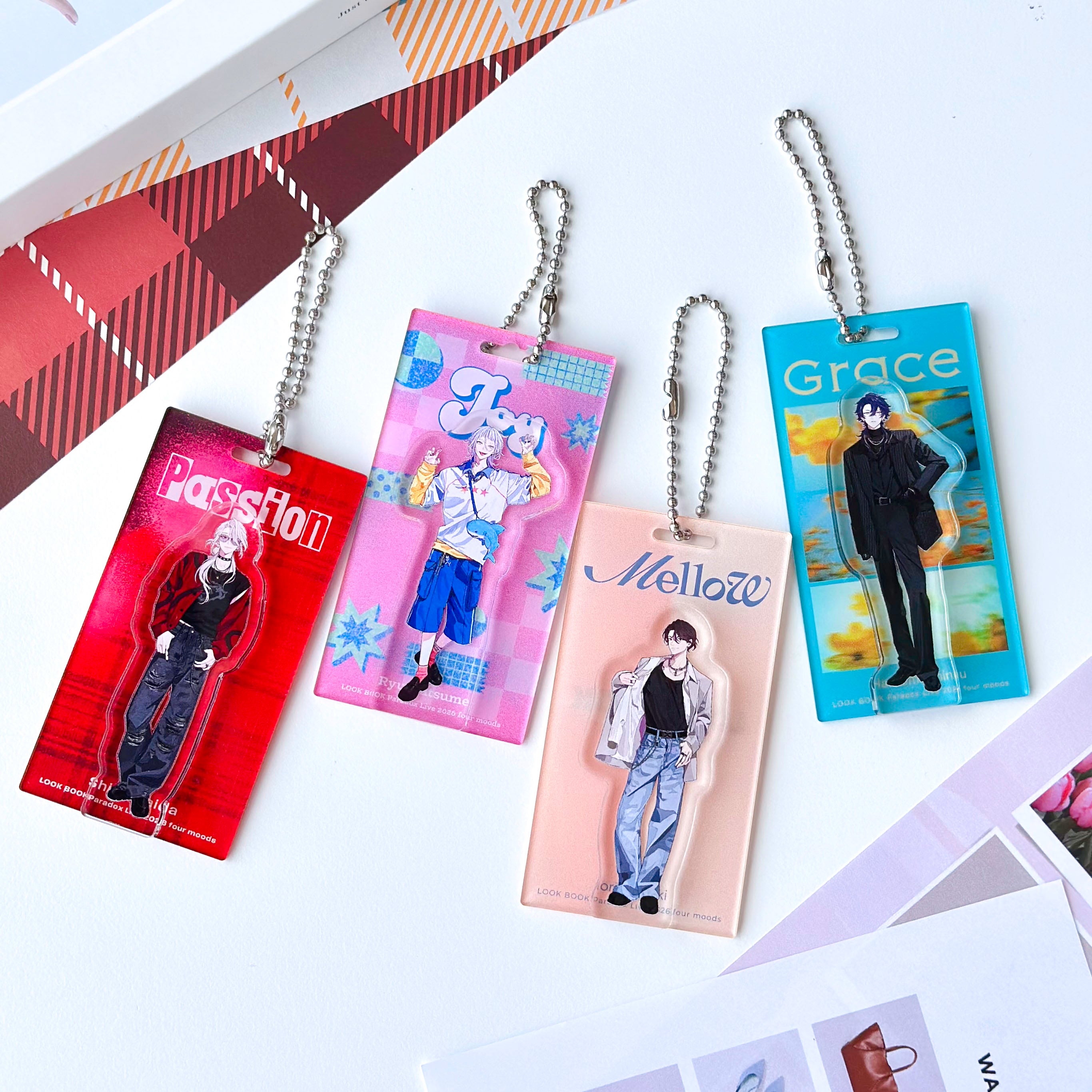 Paradox Live LOOK BOOK ブリスター風キーホルダー Ver.2 – GCRESTORE