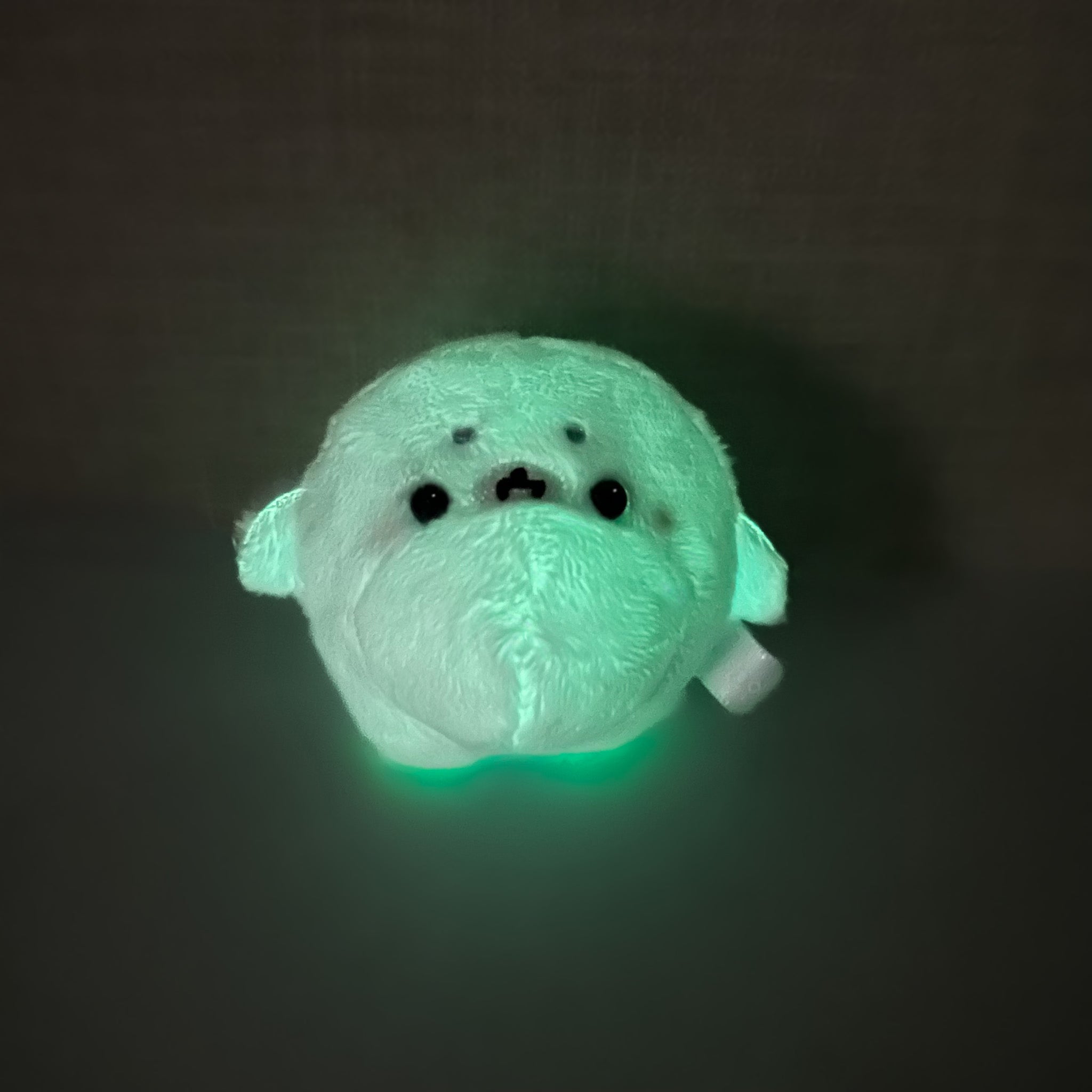 光る！アーセル・ゥ・ヌンドゥ星人 あざらしのような ぬいぐるみ